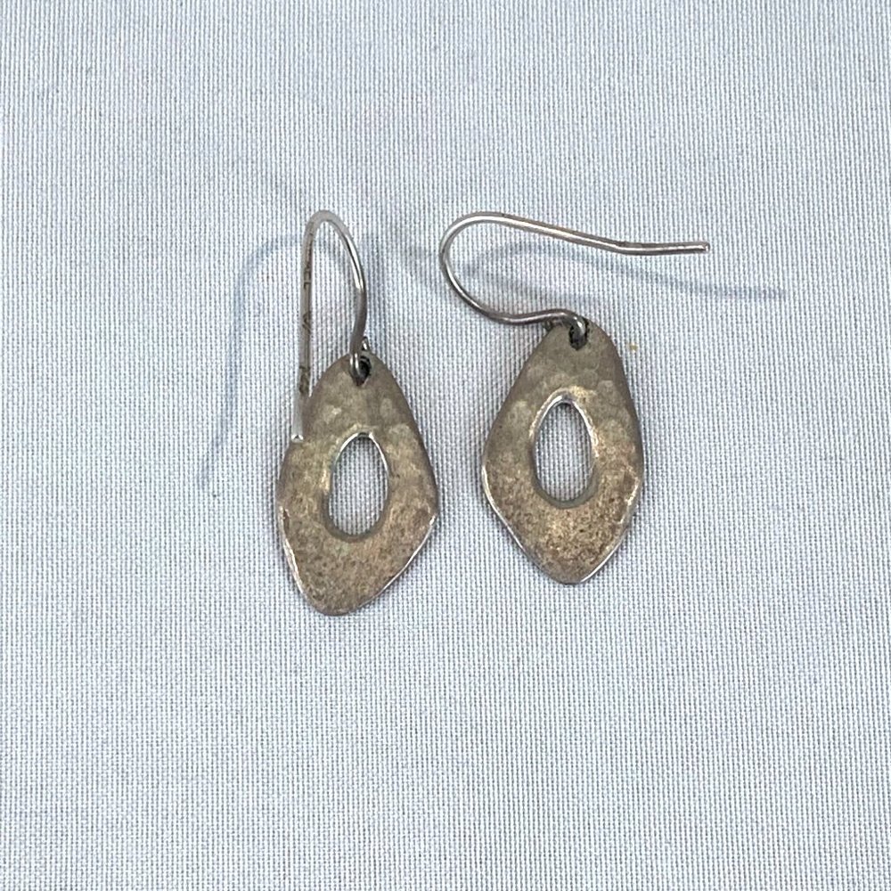 ❤️ Vintage Silver Dangle Earrings